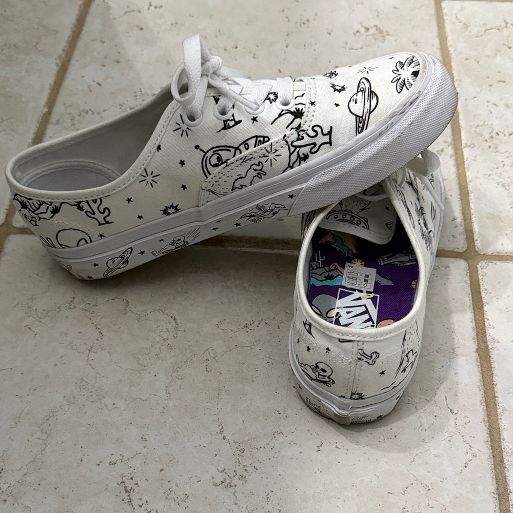 Vans White Sneakers with Alien Graphics - Picture 2 of 4